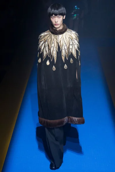 Look 22